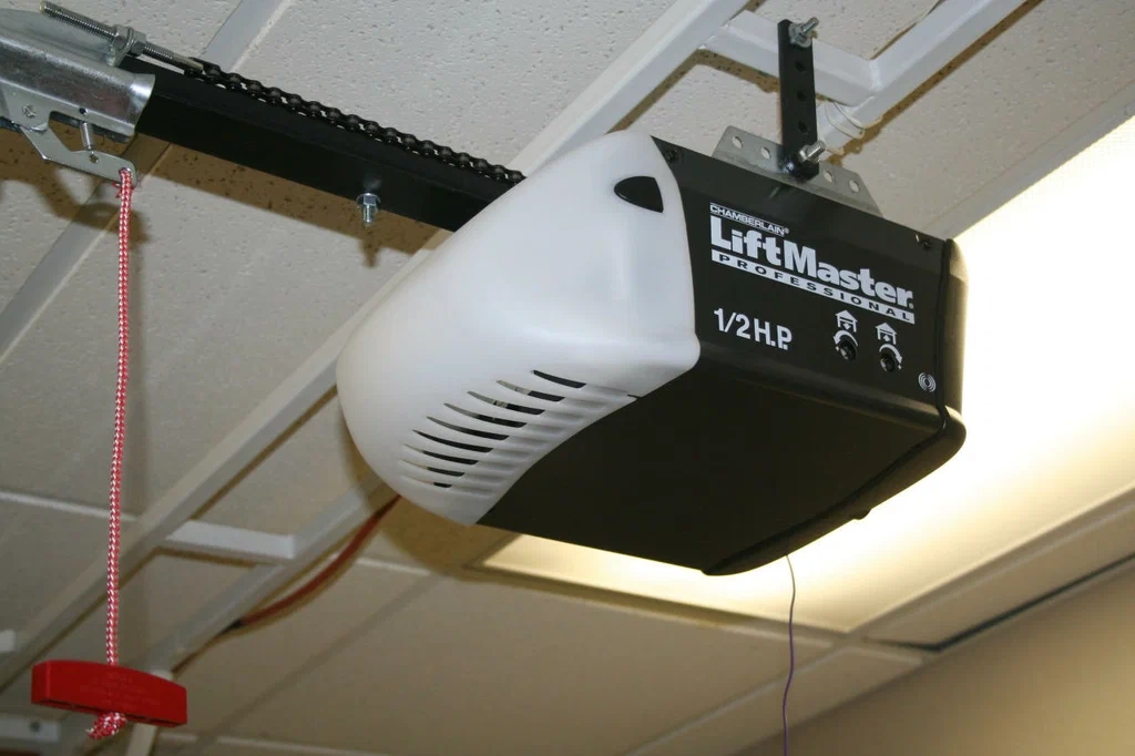 LiftMaster-Garage-Door-Opener-Troubleshooting-5-Easy-Fixes.