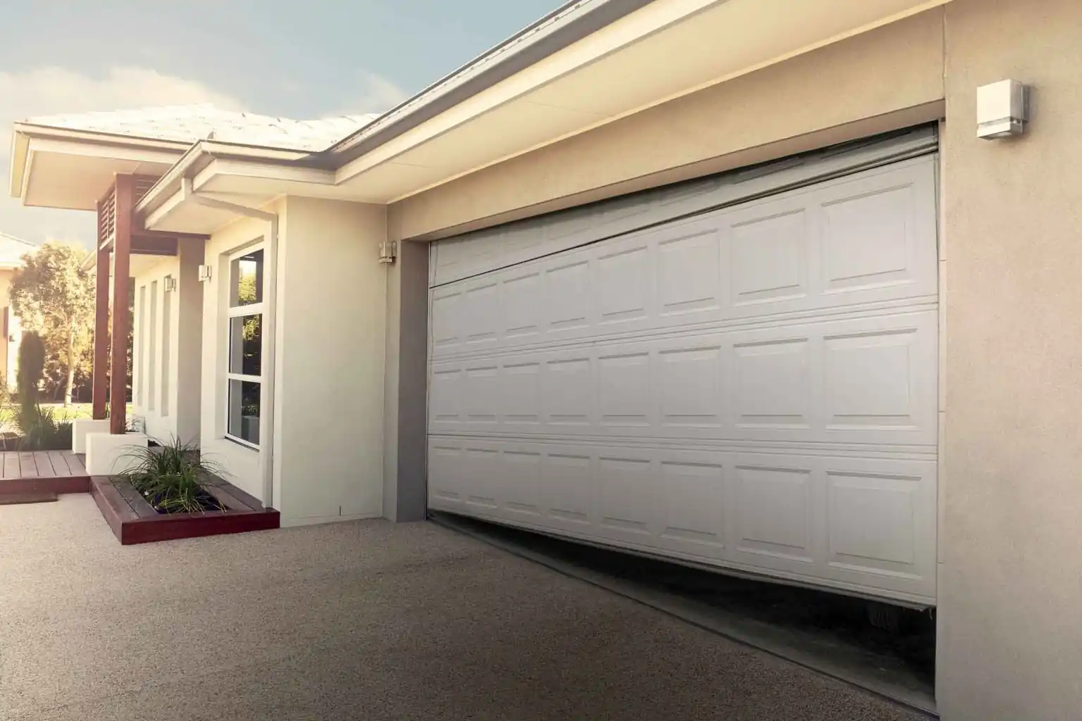 7 Reliable Ways to Open Garage Door Without Power Safely