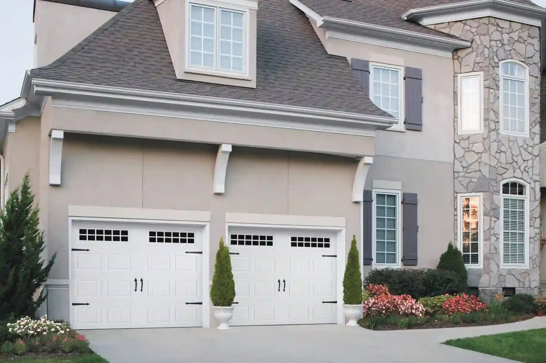 5 Stunning White Garage Door Ideas to Add Magical Charm